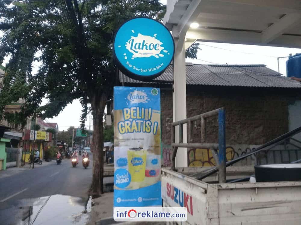 Lakoe-neon-box.png