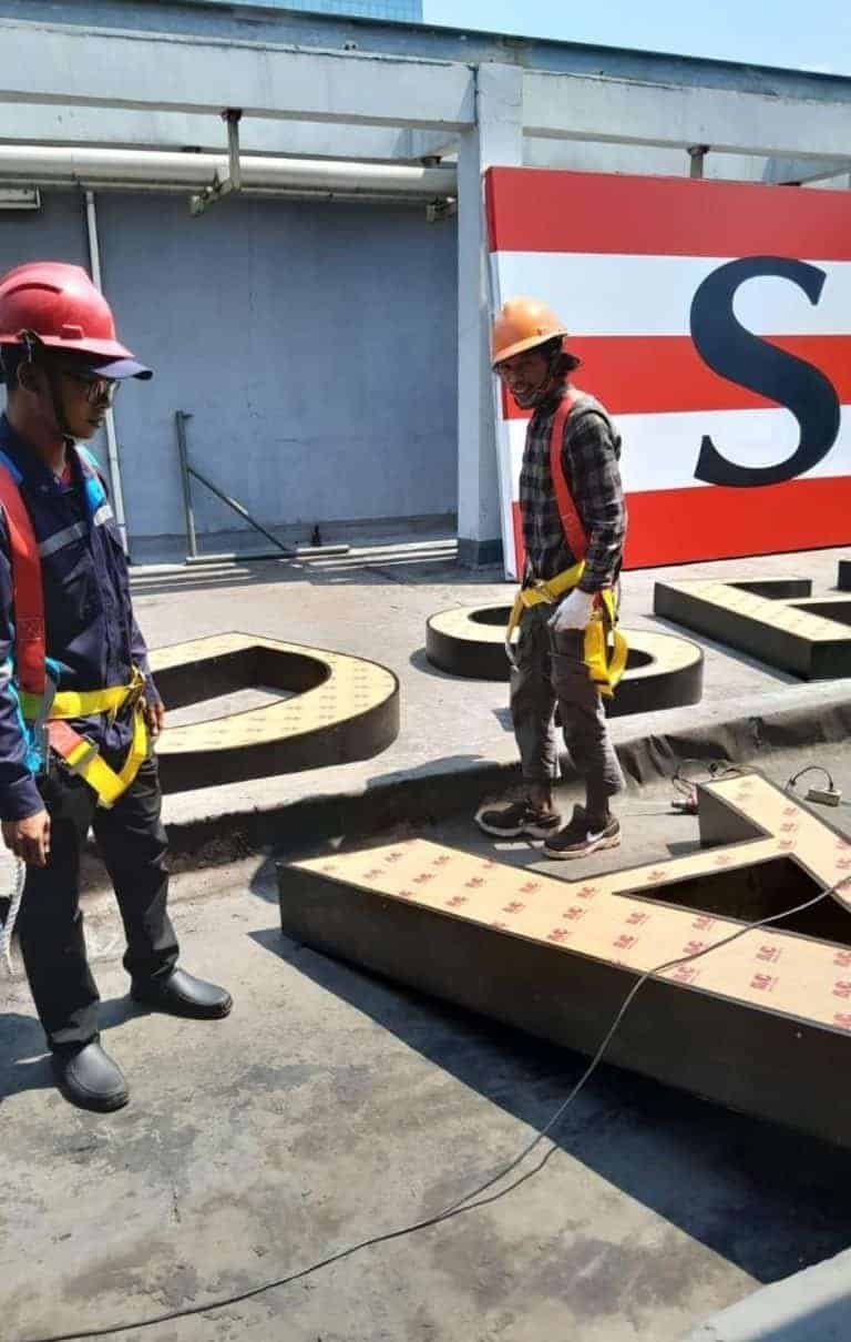 Jasa huruf timbul dan neon box